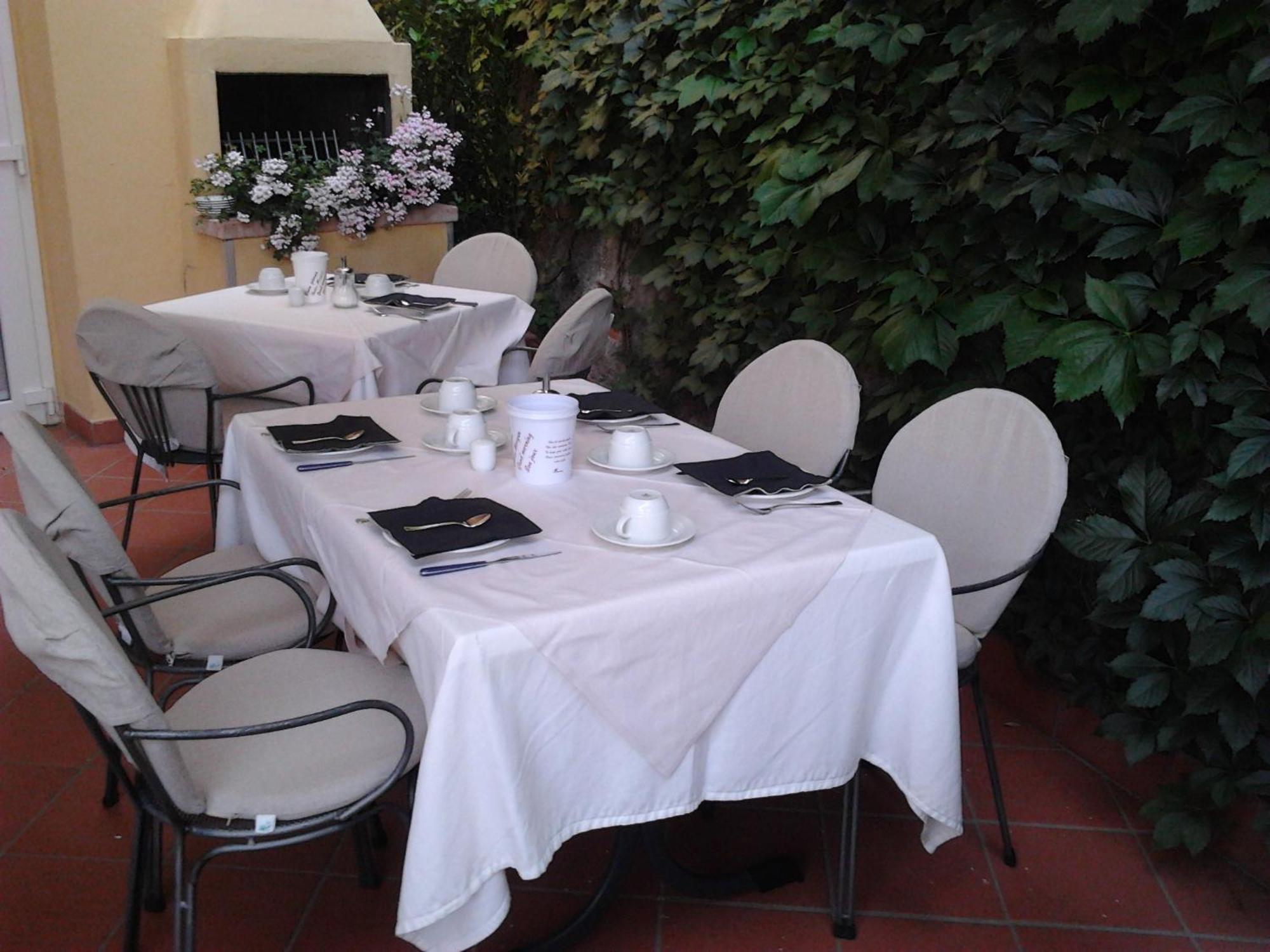 Hotel Al Caval Torri Del Benaco Exterior foto
