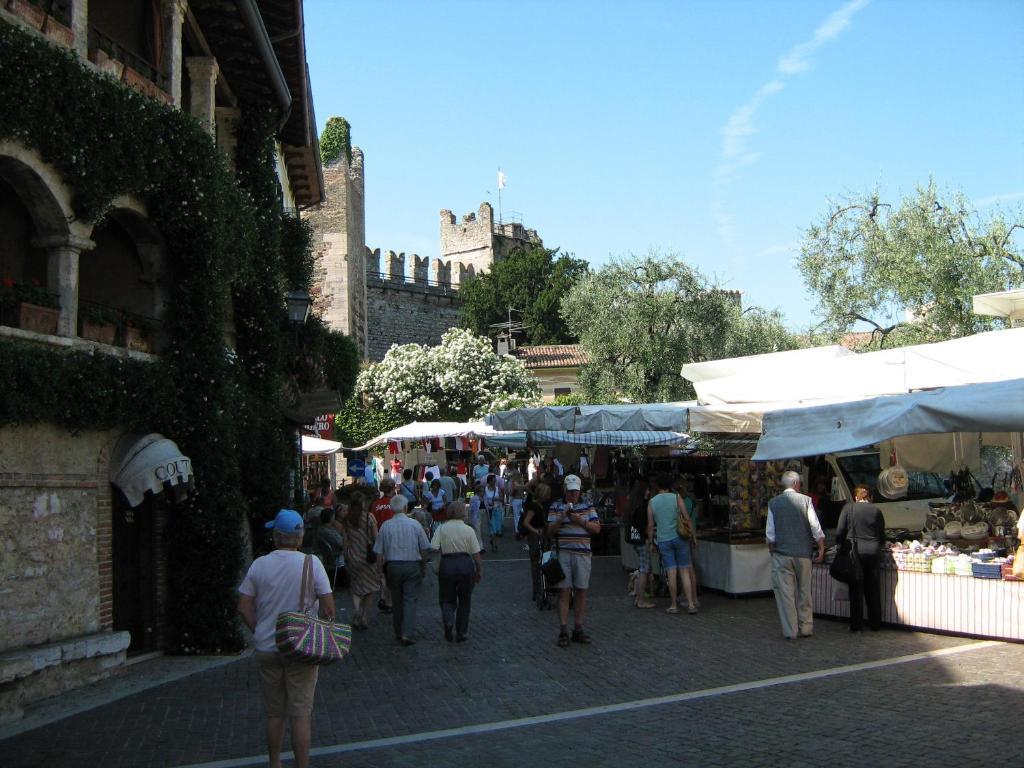 Hotel Al Caval Torri Del Benaco Exterior foto