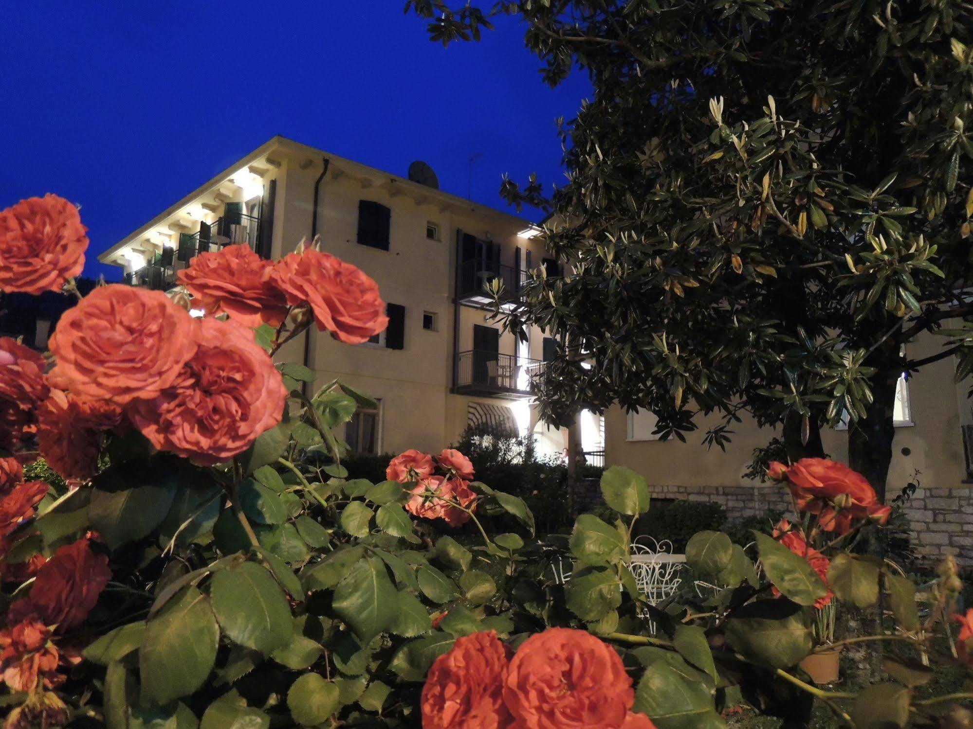 Hotel Al Caval Torri Del Benaco Exterior foto
